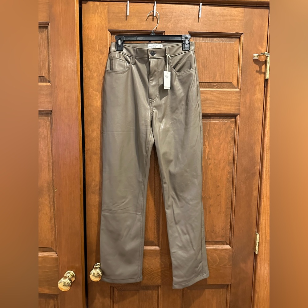 Abercrombie & Fitch high waisted vegan leather pants size 4 - Picture 6 of 7